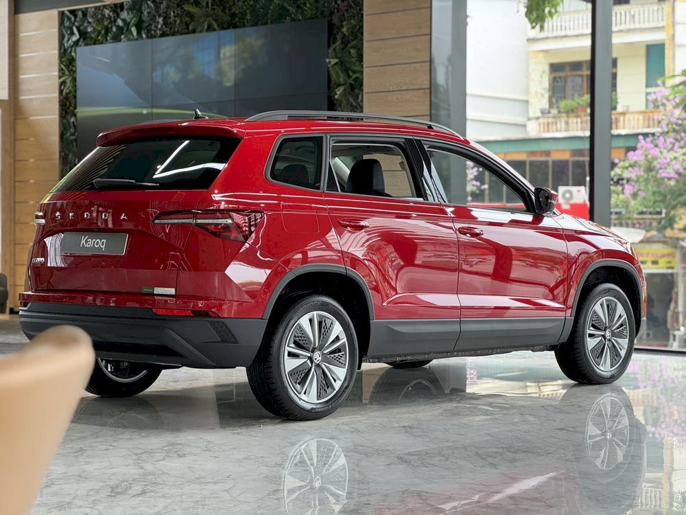 Skoda Karoq: Lựa chọn mầu đỏ cho mùa hè thêm rực rỡ