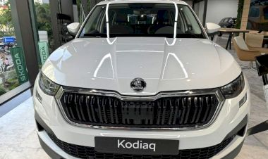 Skoda Kodiaq giảm giá hơn 200 triệu, cạnh tranh cùng Santafe