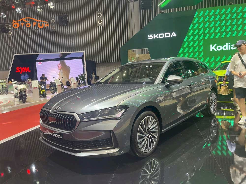 Skoda Superb 2025 trình làng tại VMS 2024 với phiên bản Wagon đẳng cấp