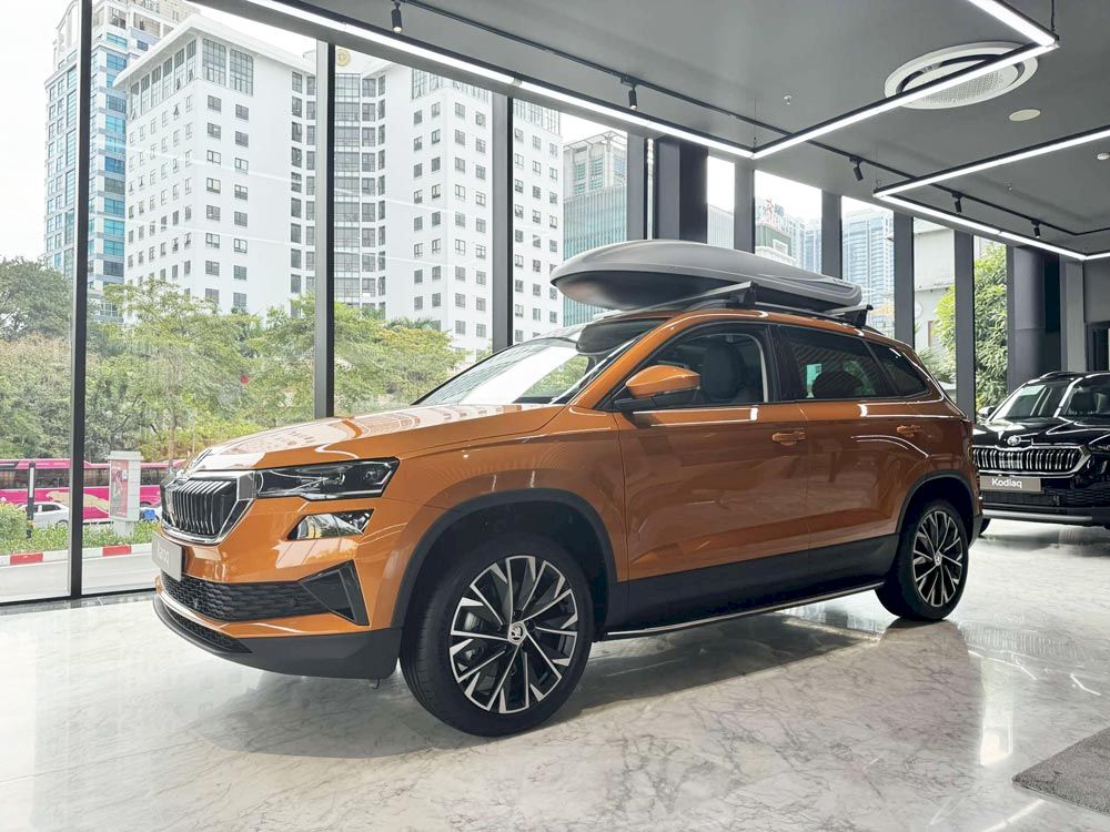 Khuyến mãi lên đến 250 triệu, Skoda Karoq nhập Châu Âu tạo nhiều ưu thế trước SUV lắp ráp